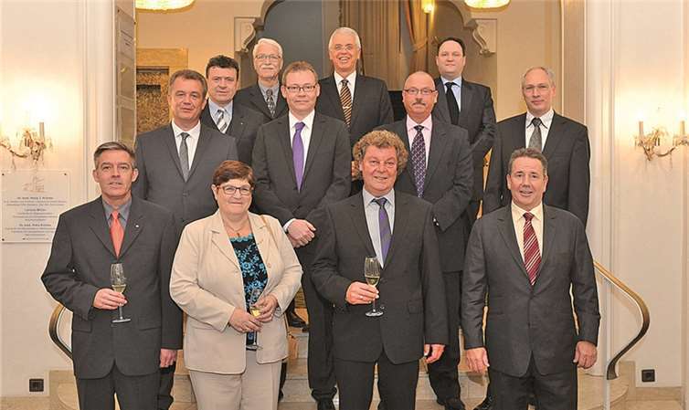 Michael Seegert, Werner Ring und Frank Reuther dankten Frank Aengenheyster, Linda Schüssler, Christian Knieps, Horst Frings, Dirk Döhrn, Hans-Joachim Alfter, Markus Nagel, Karl-Werner Düren und Peter Assenmacher für ihre langjährige Mitarbeit. privat