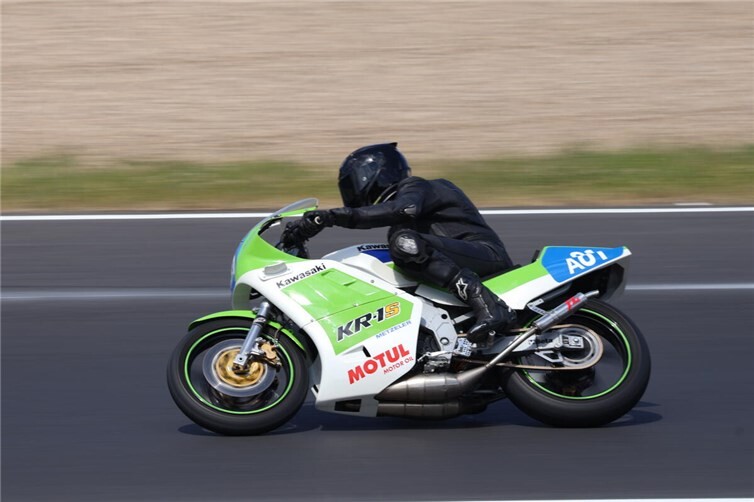 Michael Spengler mit seiner Kawasaki KR1S beim Großen Preis der Stadt Most (CZ)