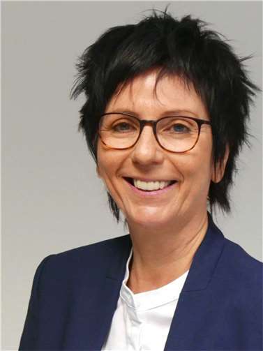 Michaela Binnen ist Leiterin des Zentralbereichs Pflege bei der Marienhaus-Gruppe.  Foto: Marienhaus-Gruppe