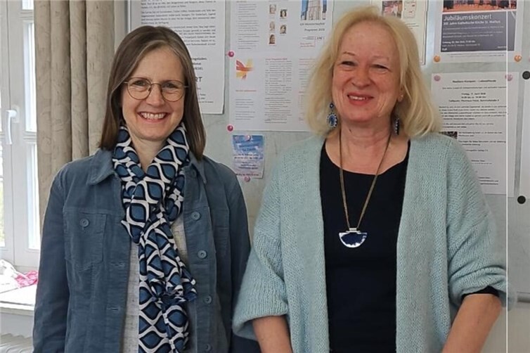 Michaele Kilian (l.) und Birgitt Loser-Hees (r.) waren zu Gast beim Montagstreff und gaben den Eltern wertvolle Impulse.