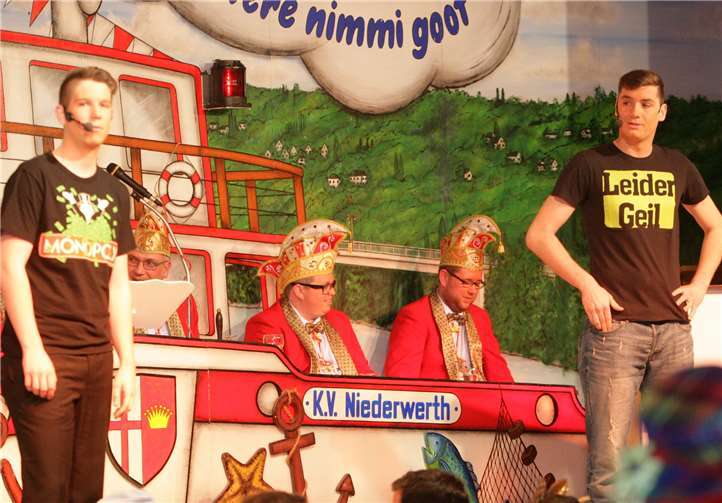 Michel Stein und Leon Hause begeistern als Monopolyspieler und Kellerkind.