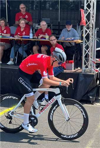 Mika Lohmar bei der Zieldurchfahrt.  Foto: Familie Lohmar