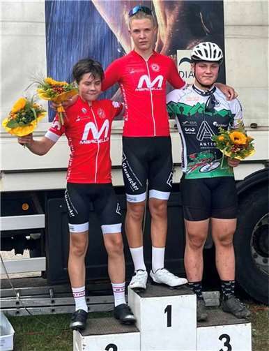 Mika Lohmar siegt vor Daan Ensenbach in Mehlingen.  Fotos: RSC Rheinbach