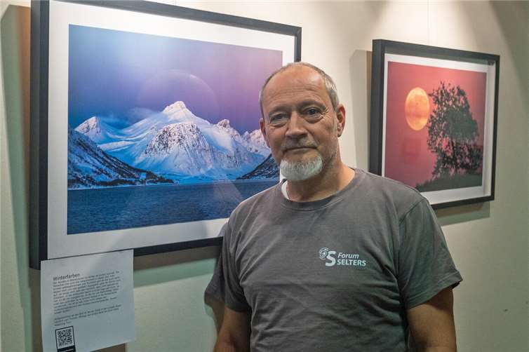 Mikele Voss nutzt in seiner Fotografie das Restlicht im skandinavischen Winter oder von Mond und Sterne.