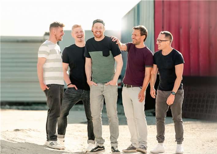 „Miljö för Pänz“ ist der Titel des Mitsingkonzerts der bekannten Kölner Band.  Foto: Moritz „Mumpi“ Kuenster