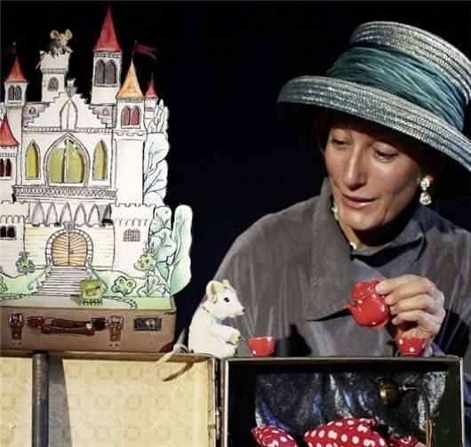 Mimi die Märchenmaus erzählt, was in so manchem Märchen unentdeckt bleibt.Happy End Figurenthetarer