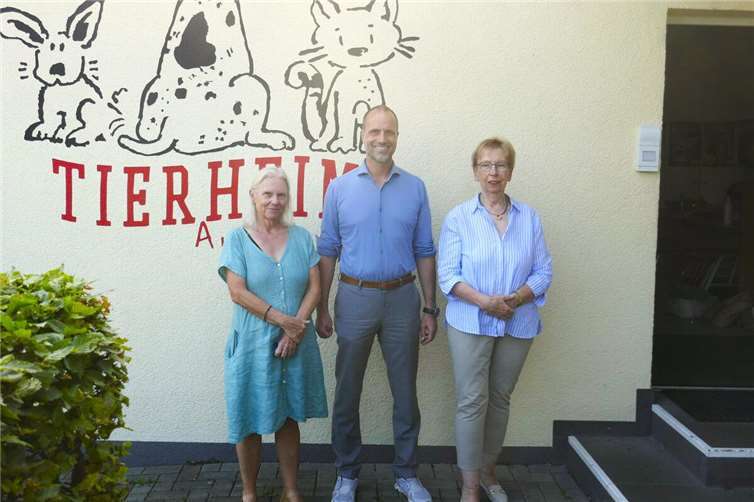 Minister Hoch lobte den umfassenden Einblick und die erfolgreiche Arbeit des Tierheims. Foto: Tierschutzverein Andernach u.U.e.V.