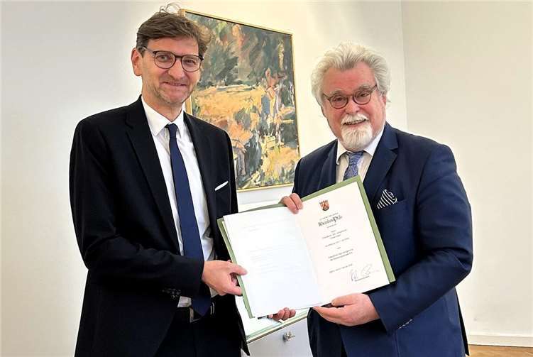Minister Mertin gratulierte Tobias Eisert zur Übernahme der Leitung des größten Landgerichts in Rheinland-Pfalz und wünschte ihm für die neue Aufgabe alles Gute. Foto: Sevin Al