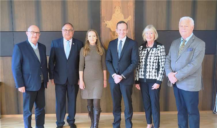 Aktuelle Themen und Projekte kamen zur Sprache Minister Volker Wissing (3.v.r.) besuchte in Begleitung von Mitgliedern des FDP-Stadtverbandes das Bendorfer Rathaus. Foto: privat