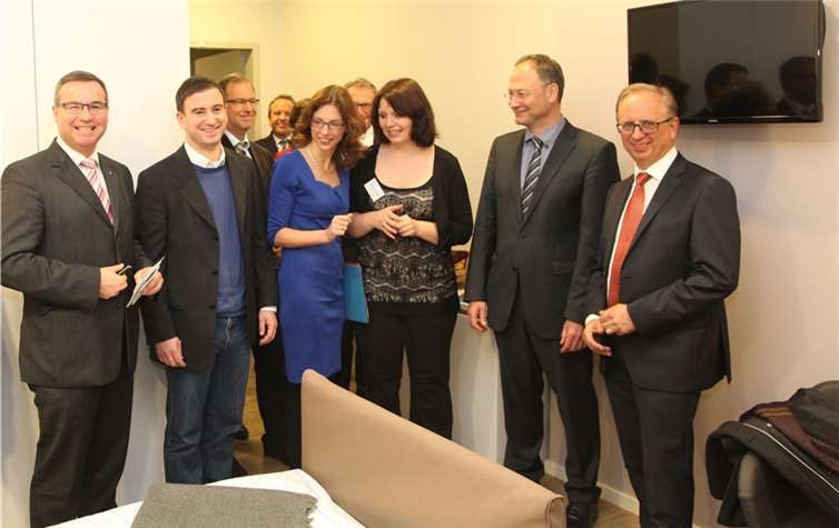 Ministerin Sabine Bätzing-Lichtenthäler mit Einrichtungsleiterin Patricia Felsberg (mitte). privat