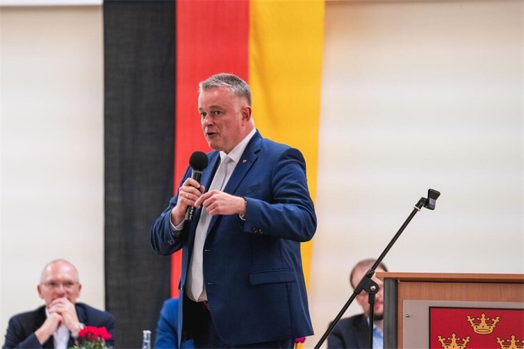 Ministerpräsident Gordon Schnieder betont die Bedeutung des Ehrenamts.