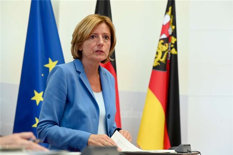 Ministerpräsidentin Malu Dreyer bei der Pressekonferenz. Foto:  © Staatskanzlei RLP / Schäfer