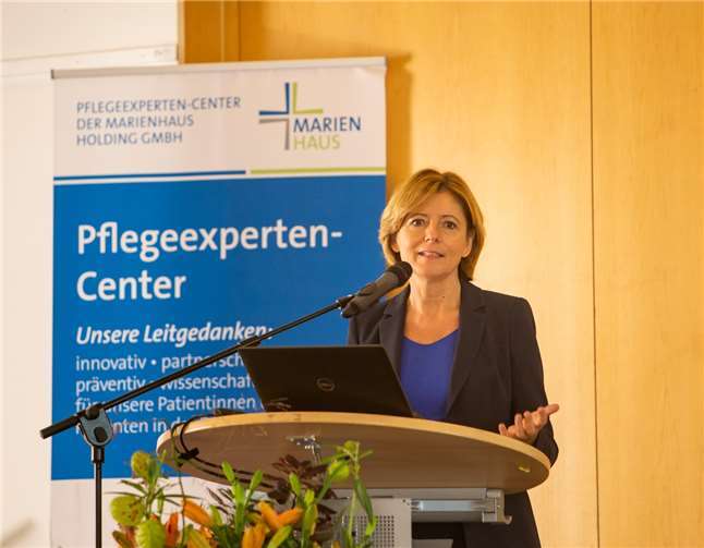 Ministerpräsidentin Malu Dreyer besuchte das Projekt „HandinHand“ Ministerpräsidentin Malu Dreyer fand überaus lobende Worte für das Pro-jekt „HandinHand“.Fotos: privat