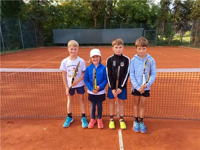 Miró Mohr, Linda Jansen, Jan Boutov und Hugo Ulrich vom TC RL Lahnstein.  Foto: TC RL Lahnstein