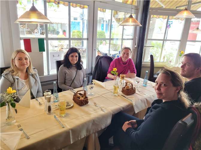 Misbah und der Kreisvorstand der GRÜNEN beim Arbeitsessen. Foto: privat