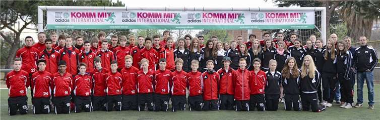 Mit 202 Fußballern und Fußballerinnen war der SVR eine der größten Delegationen in Spanien.privat