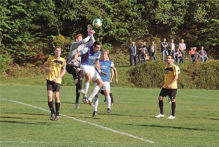 Mit 2:1 konnten die Rhenanen ihren Gegner aus dem Kannenbäckerland besiegen.RÜ
