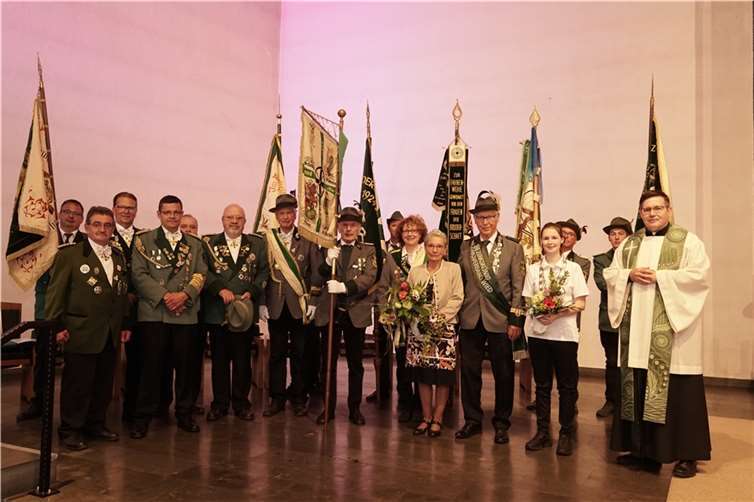 Mit 29 Ringen sicherte sich der amtierende Schützenkönig der St. Sebastianus Schützenbruderschaft Waldbreitbach beim Bezirksschützenfest in Niederbreitbach den Titel als bester Schütze im Bezirk „Wied“.  Foto: André Nagorny