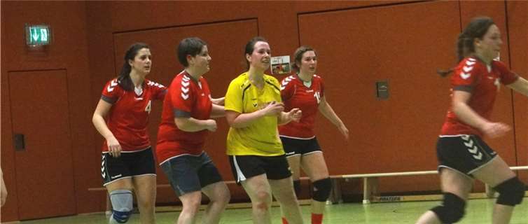 Mit 38:19 Tore ein überzeugender Start für die Merler Handballdamen.Privat