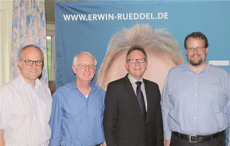 Mit 40 Bürgern diskutierte Erwin Rüddel, MdB, in Unkel über die medizinische Versorgung vor Ort.privat
