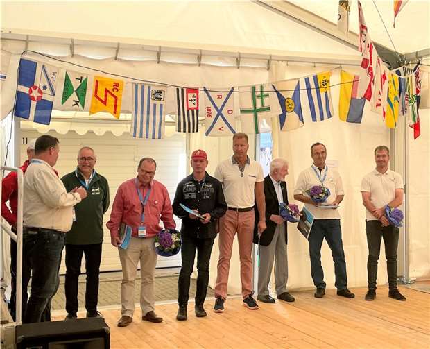 Mit 40.077 km war Patrik Sassin einmal um die Welt gerudert und hatte somit die erforderlichen Ruderkilometer für den Äquatorpreis geschafft.Foto: privat