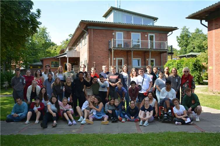 Mit 50 Menschen im Alter von 11 bis 23 Jahren mit und ohne Beeinträchtigung hat sich Simone Kämper auf den Weg nach Plön am See gemacht. Foto: privat