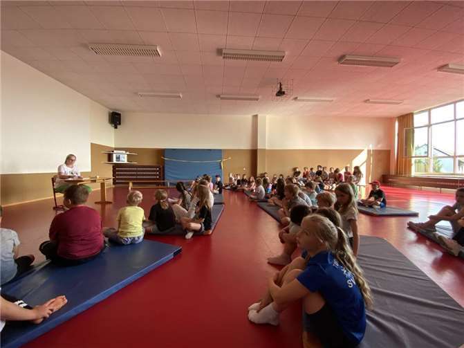 Mit Ausdruck und Begeisterung: Die Kinder zeigten ihr ganzes Können auf der Bühne.  Foto: privat