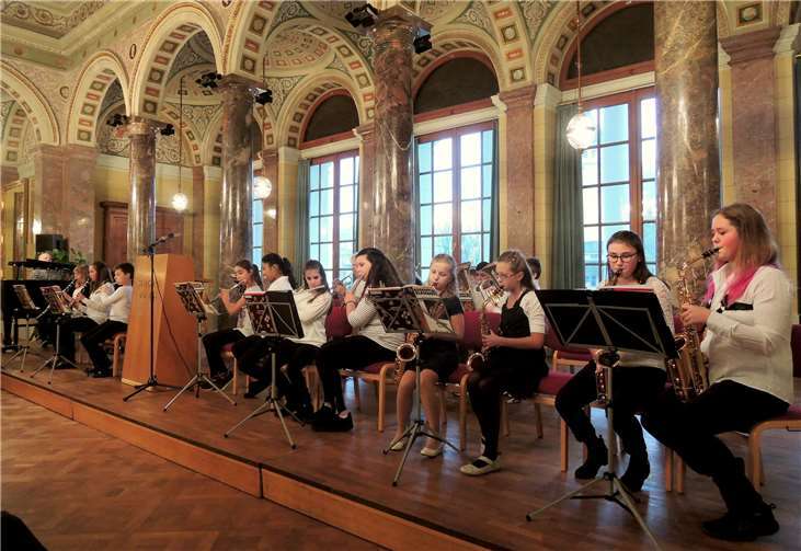 Mit Beethovens 9. Sinfonie und anderen Stücken umrahmte die Bläserklasse der Realschule Plus Bad Ems-Nassau die Veranstaltung.