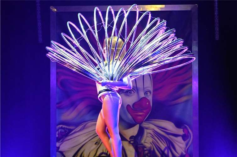 Mit „Circus“ erleben die Zuschauer eine Hommage an die große Zirkuswelt. Foto: Ralph Mohr