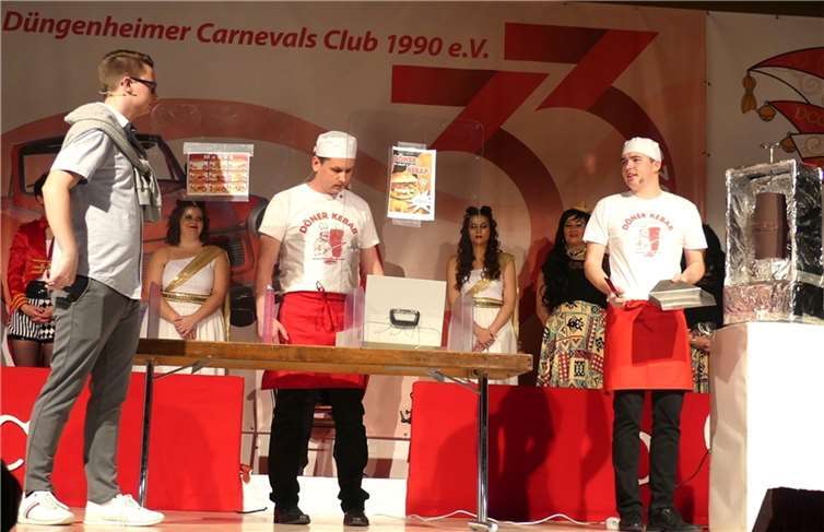 Mit „Döner macht schöner“ gelang den DCC-Offiziellen ein herrlich pointierter Sketchbeitrag. Fotos: TE