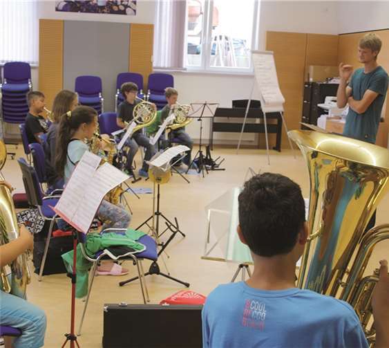 Mit Fleiß und viel Spaß wurde für das Jugendkonzert geübt.privat