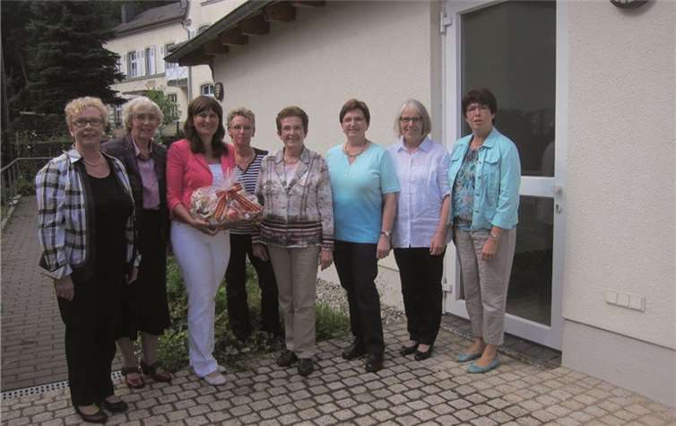 Mit Freude begrüßten die Frauen der kfd Mechthild Heil zu ihrem Frühstück. Privat