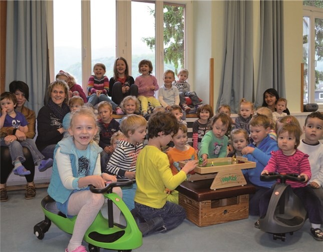 Mit Freude nahmen die Kinder alle neuen Anschaffungen in Besitz.  Privat