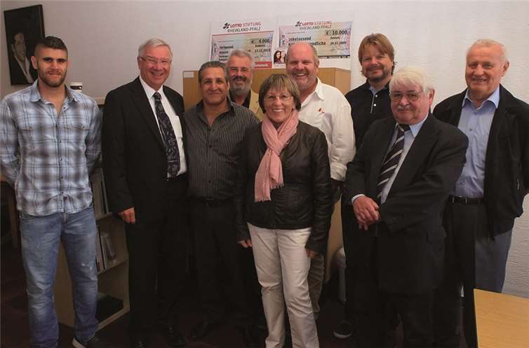 Mit Freude wurde Oberbürgermeister Prof. Dr. Joachim Hofmann-Göttig begrüßt.  Herbert Hennes