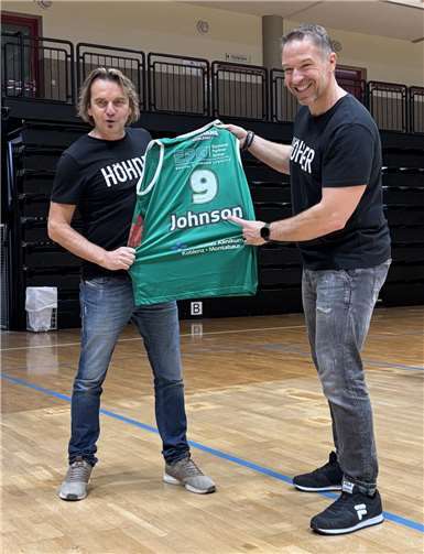 „Mit Helden der Welt wollen wir den Teamgeist und die Spielleidenschaft der EPG Guardians in Musik fassen und das Wir-Gefühl auf und abseits des Spielfelds unterstreichen“, erklärt Patrick Lück, Frontmann der Höhner.