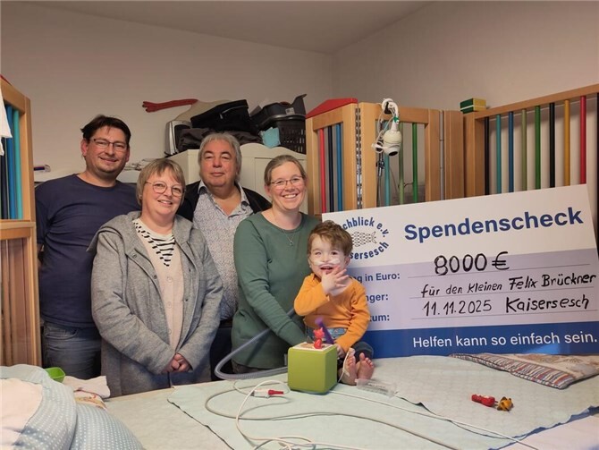Mit Herz und Hand: 8.000 Euro Spende für den kleinen Felix. Foto: Durchblick Kaisersesch e.V.