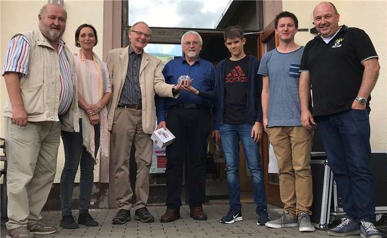 Mit Hilfe des Bienenroboters konnten Interessenten spielerisch die Grundzüge der Programmierung erlernen. Privat