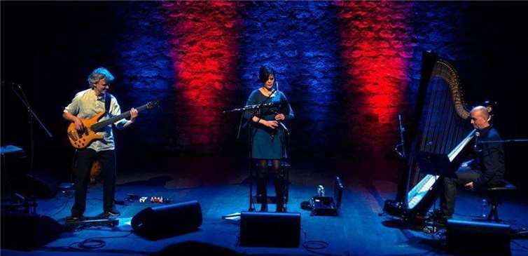 Mit Joanne McIver, Christophe Saunière und Alain Genty gastieren großartige Musiker aus Schottland und Frankreich in der Villa Reuther.Quelle: VG Mendig