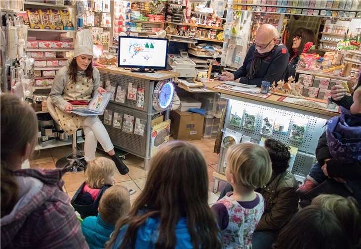 Mit Liebe zum Detail hatten die Turleys das Fenster passend zur Weihnachtsgeschichte dekoriert.CEW