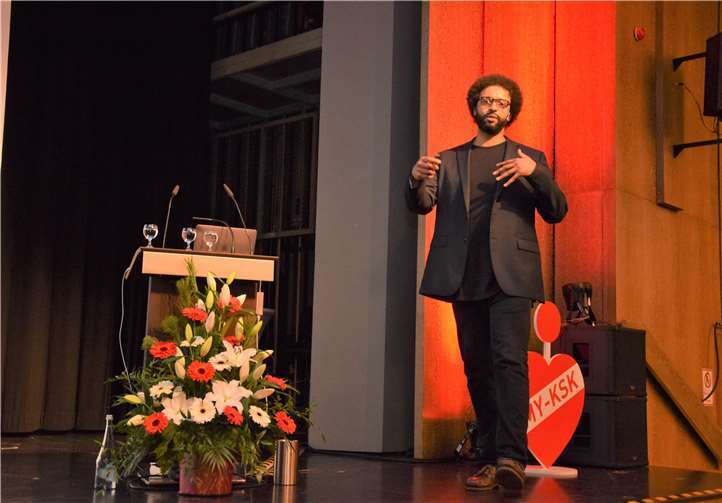 Mit Live-Hacks sorgte Immanuel Bär für einen unterhaltsamen Abend.