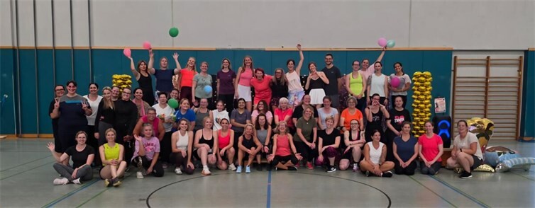 Mit Musik geht Fitness einfacher: Die Zumba-Sommer-Party war ein absoluter Renner.Foto: Caroline Hamann