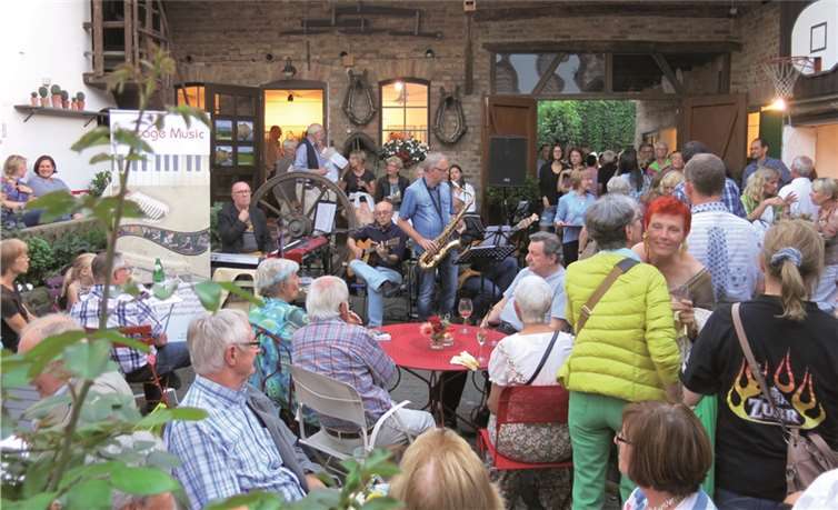 Mit „Musik und Kunst zum Erleben“ erfreuten Bärbel und Josef Kemp wieder viele Gäste. Gemeinde Wachtberg