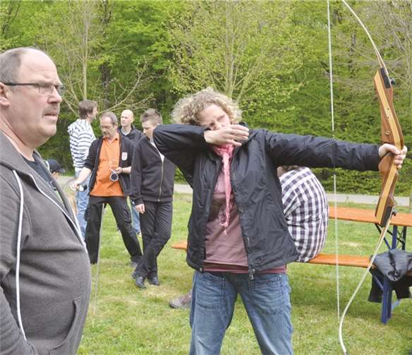 Mit Pfeil und Bogen war es für Ungeübte doch sehr schwierig.