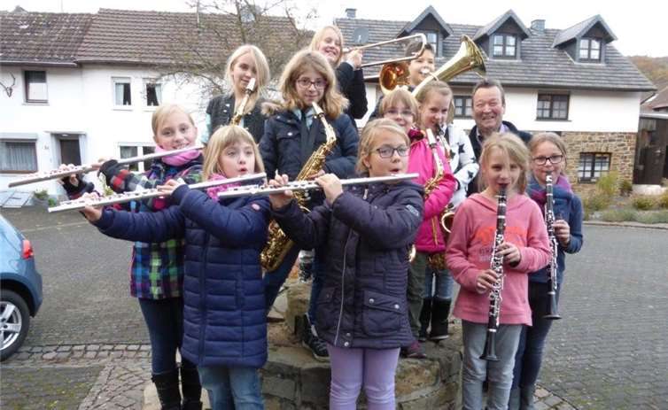 Mit Querflöte, Klarinette, Saxophon, Tenorhorn und Posaune ist im Instrumentalunterricht ein bunter Mix entstanden.