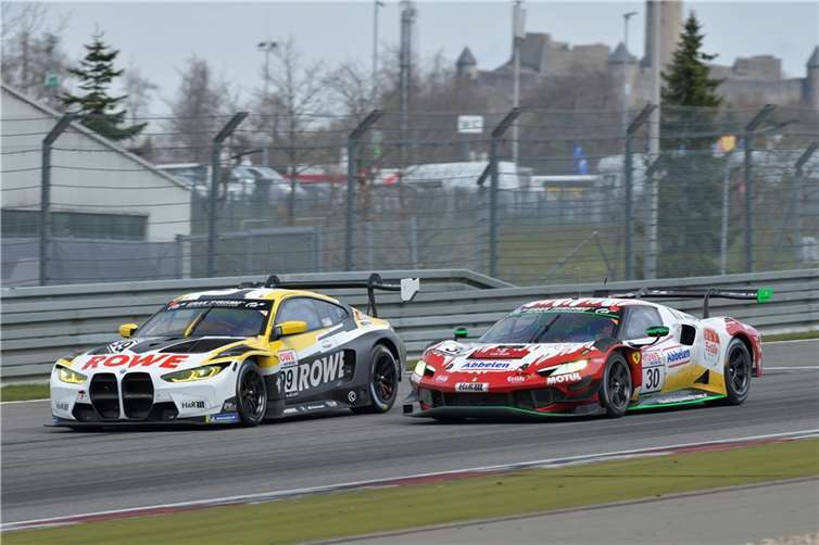 Mit Rang 6 konnte auch Frikadelli Racing mit dem Ferrari 296 GT3 ein erstes Ausrufezeichen in Richtung Podiumsplatzierungen setzen.
