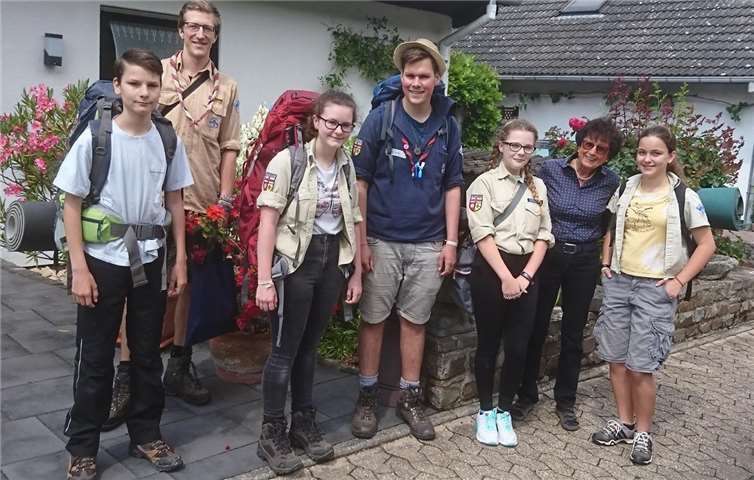 Mit Sack und Pack unterwegs- diese Gemeinsamkeit zwischen den Pfadfindern und dem Geburtstagskind machte die großzügige Spende möglich.Foto: privat