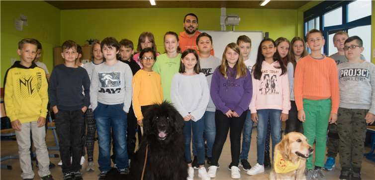 Mit Sicherheit werden heute viele SchülerInnen der Klasse 5b von dem besonderen Besuch in der Schule zuhause erzählen.Foto: privat