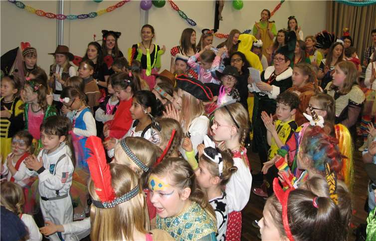 Mit Spannung erwarten die Kinder das Mendiger Dreigestirn.privat