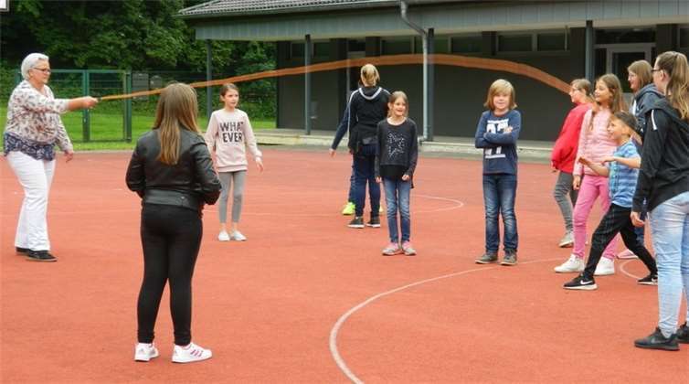 Mit Spiel und Spaß lernten die Schüler ihre zukünftige Schule sowie Klassenlehrer und Mitschüler kennen. privat