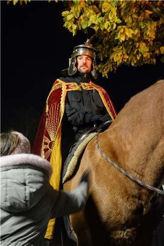 Mit St. Martin ging es bis zum Martinsfeuer auf dem Kirmesplatz. Foto: privat